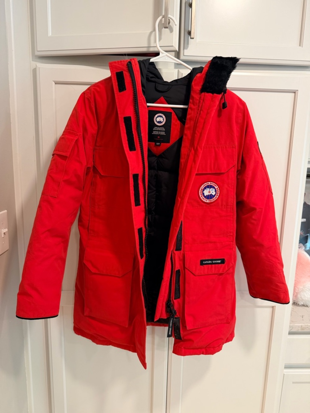 Canada Goose Women's Expedition Red Hooded Puffer Coat - Picture 3 of 10